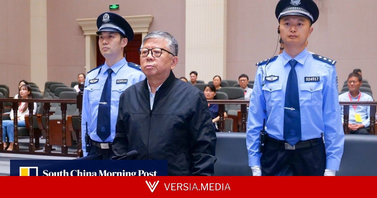 Former Chinese official sentenced to death in US$323 million bribery case